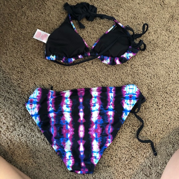 Target Tie-dye bikini set - Picture 2 of 6